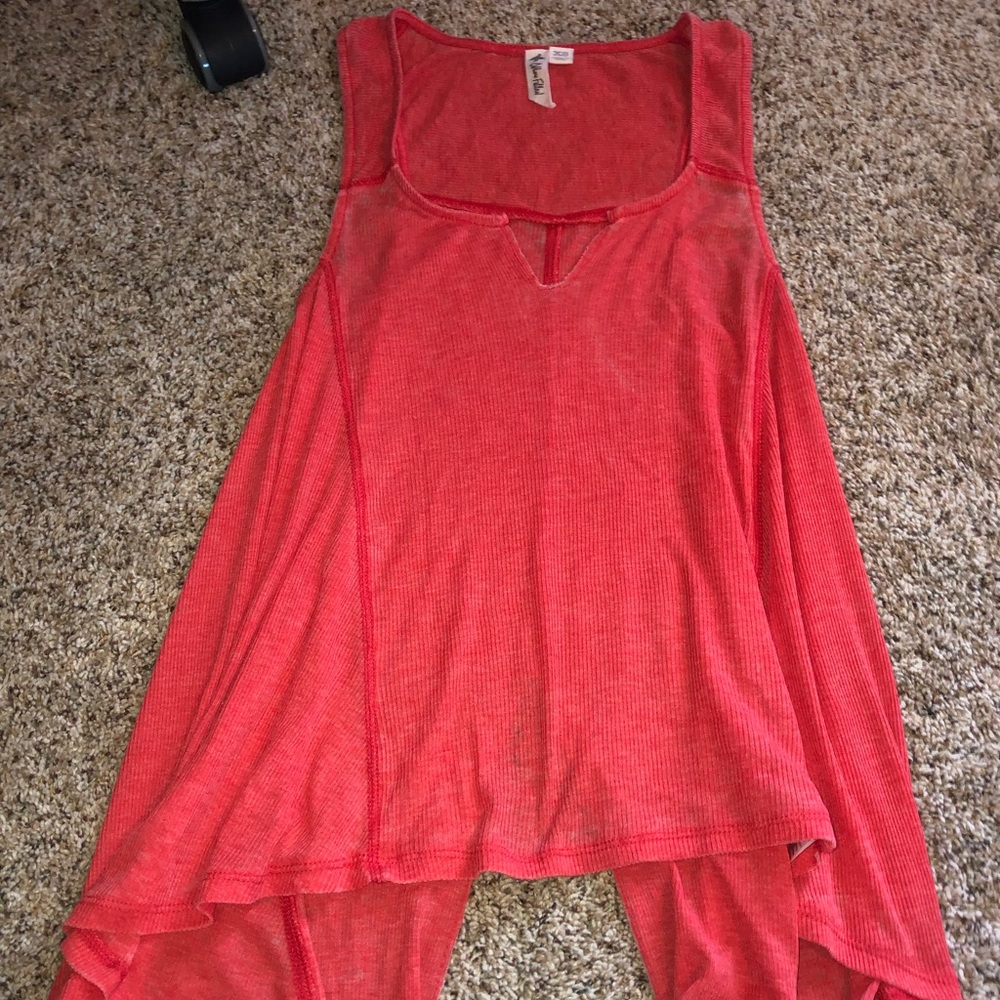 longer styled tank top!!